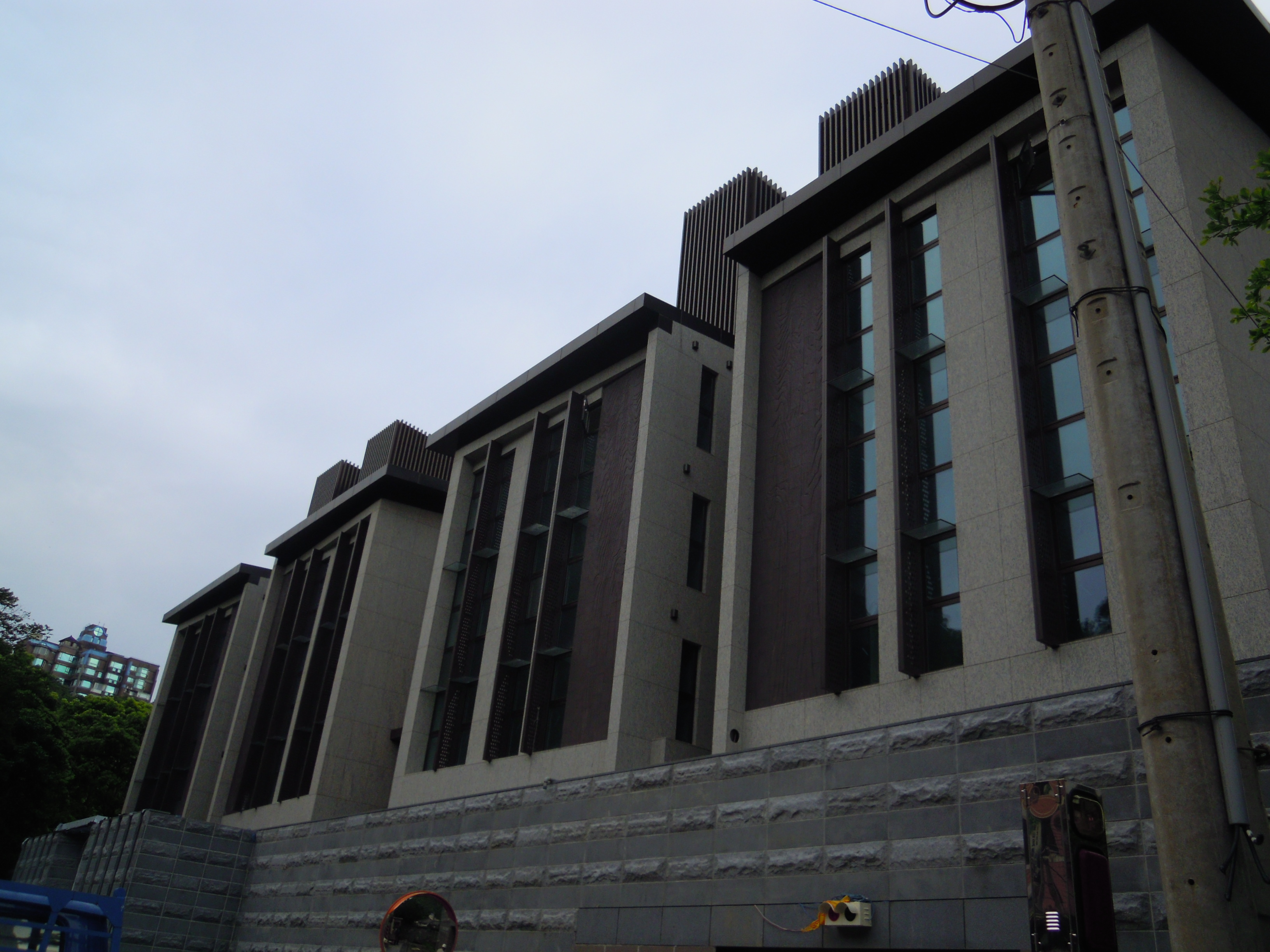 2013 德宏建設陽明山住宅外觀陶壁 「木紋陶壁」